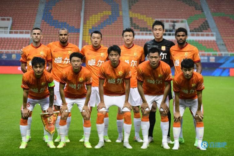 全场比赛结束，多特1-1战平奥格斯堡，遭遇联赛3轮不胜。